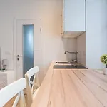 Leona Deluxe Guest house 4*