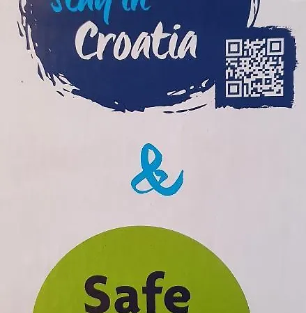 Leona Deluxe Gæstehus 4*