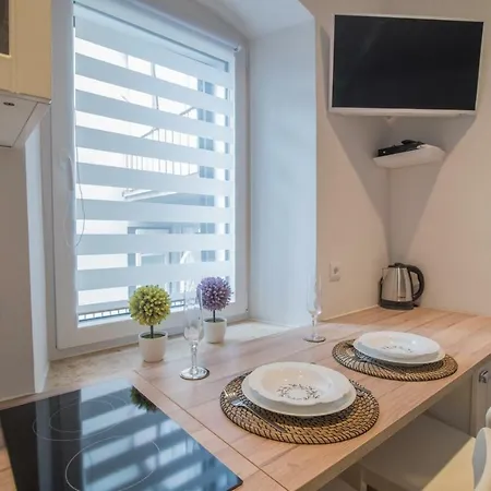 Leona Deluxe Gæstehus Pula