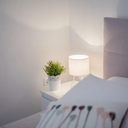 Leona Deluxe Gæstehus 4*