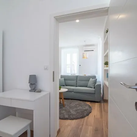 Leona Deluxe Gæstehus