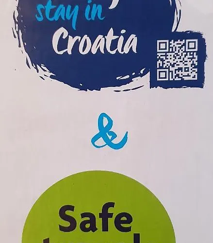 Leona Deluxe Guest house 4*