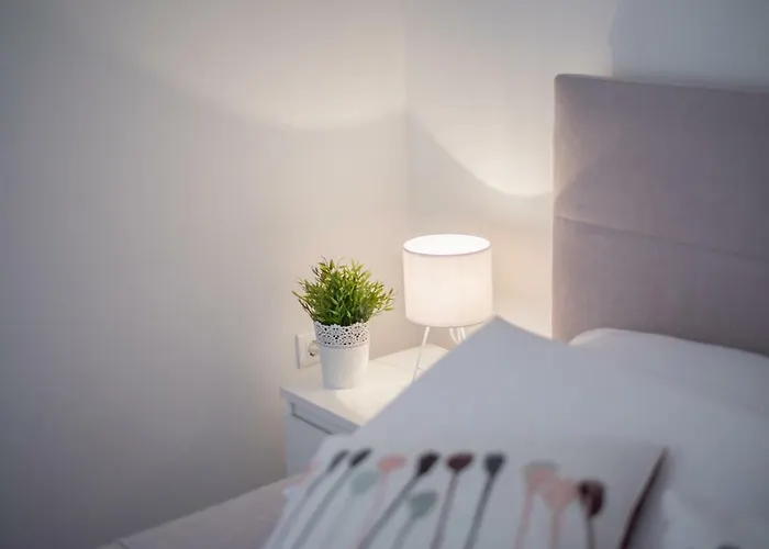 Leona Deluxe Guest house 4*