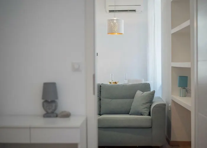 Leona Deluxe 4* Pula