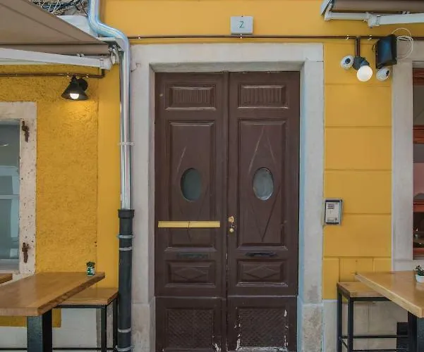 Guest house Leona Deluxe Pula