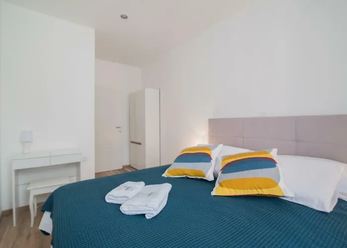 Leona Deluxe 4* Pula